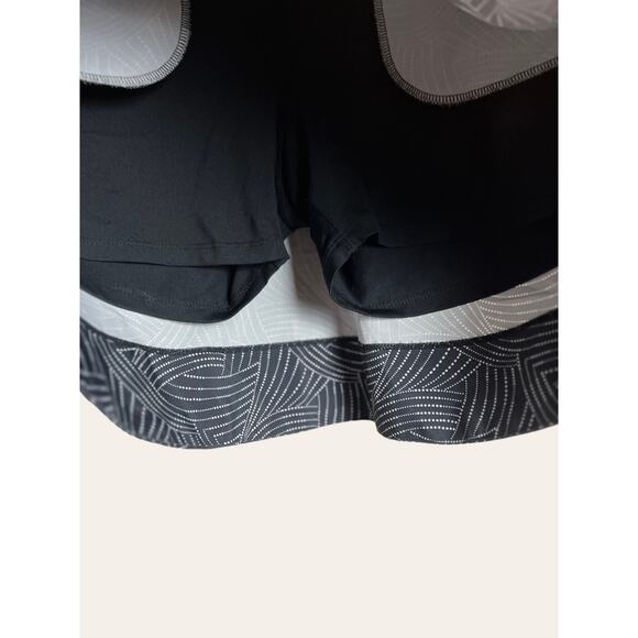Cypress Club Black White Dotted Print Athletic Skort Size Medium - Picture 3 of 7